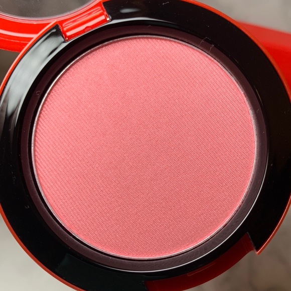 NIB Peaches & Cream Sharon Osbourne MAC Powder Blush - Picture 3 of 16